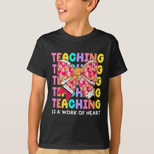 Camiseta Ensinar com Dedicação é uma Questão de Coração Pro (Frente)