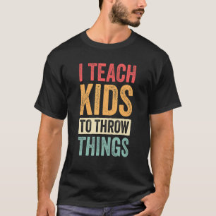 Camiseta Ensino Crianças A Jogar Coisas Para Rastrear E Tre