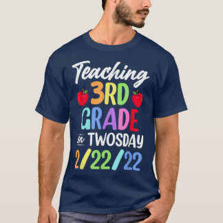Camiseta Ensino Do 3º Grau Na Segunda-Feira 2222 22 De Feve