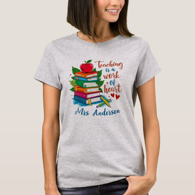Camiseta Ensino é obra de coração personalizada (Frente)