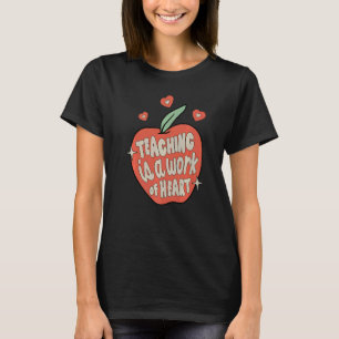 Camiseta Ensino É Uma Obra De Professora De Apple Cardíaca