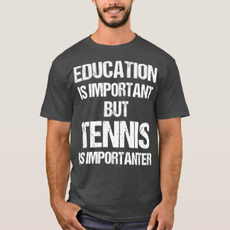 Camiseta Ensino Engraçado é importante, mas Tênis important