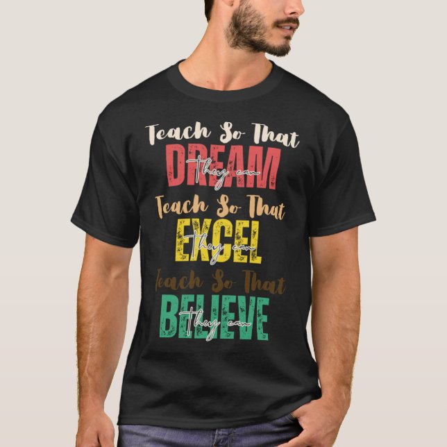 Camiseta Ensino Para Que Possam Sonhar Com A História Negra (Frente)