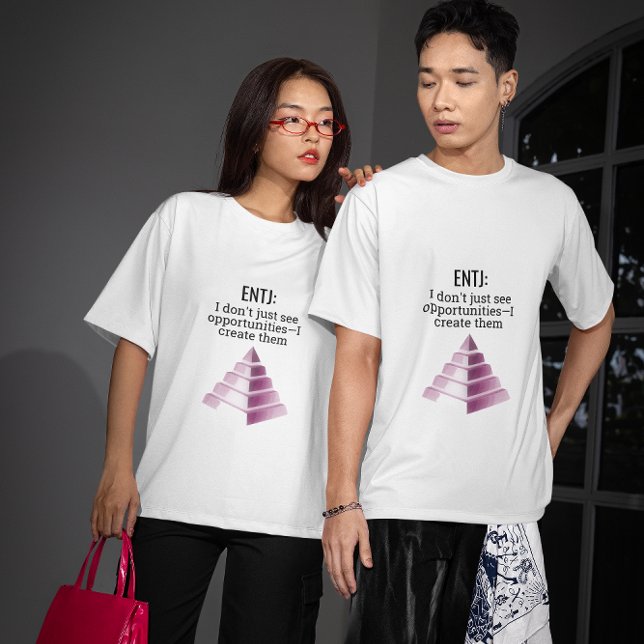Camiseta ENTJ: Criando oportunidades (Criador carregado)
