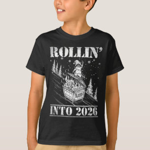 Camiseta Entrando em 2026 Arte Engraçada de Guaxinim Lixeir