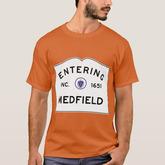 Camiseta Entrando em Medfield Massachusetts Commonwealth de (Frente)