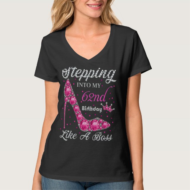 Camiseta Entrando No Meu 62º Dia Como Um Chefe Um Presente  (Frente)