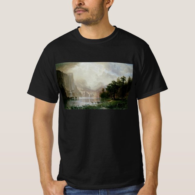 Camiseta Entre as montanhas de Sierra Nevada por Bierstadt (Frente)