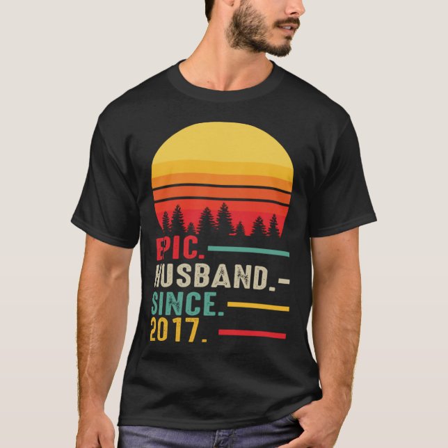 Camiseta Epic Husband Since 2017 Happy Anniversary (Frente)