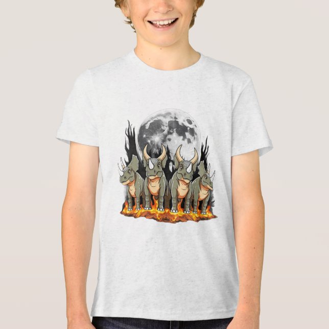 Camiseta Epic Triceratops Dinosaur – Fiery Moonlight Prehis (Frente)