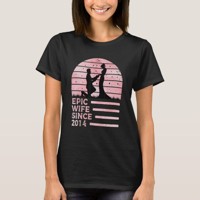 Camiseta Epic Wife Since 2014 8th Wedding Anniversary Retro (Frente)