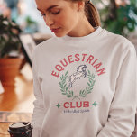 Camiseta Equestrian Club Retro Vintage, Cavalo Estético<br><div class="desc">Camisola de cavalo estética do Clube Equestre Retro Vintage. Acessório Chic Equestrian para o espetáculo de cavalos, um dia no celeiro, a dar aulas ou simplesmente um dia fora, quando se quer mostrar o seu amor por cavalos e cavalo a andar. Esta design é perfeita para fãs de estética vintage...</div>