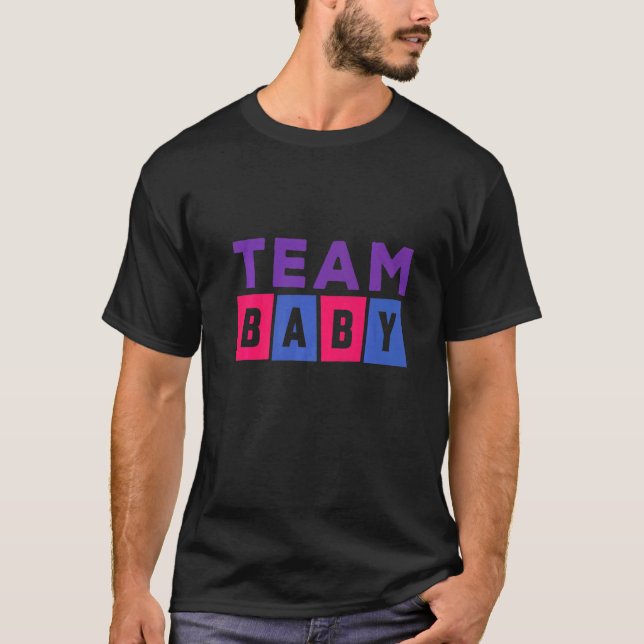 Camiseta Equipe Bebê Novo Bebê Anúncio de Gravidez (Frente)