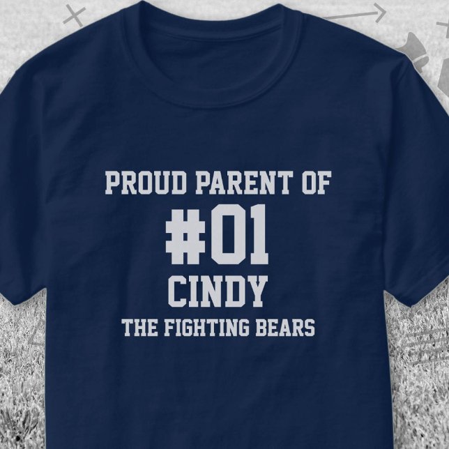 Camiseta Equipe Branca de Marinho de Baseball (Navy and White Baseball Proud Parent of T-Shirt. Celebrate your high school or college athlete.)