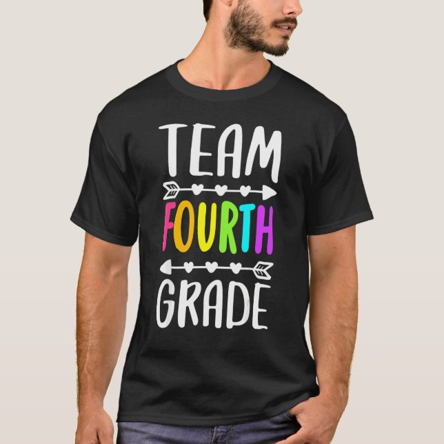 Camiseta Equipe da Quarta Série Diversão de Volta às Aulas  (Frente)