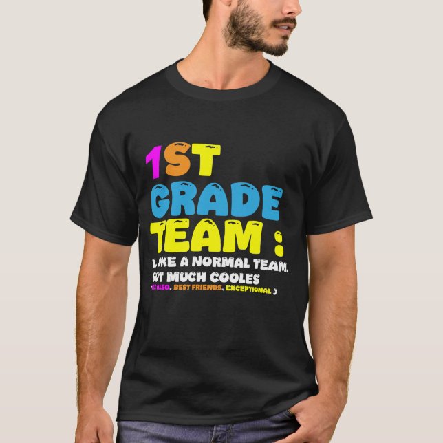 Camiseta Equipe De 1 rua Engraçada Como Normal Mas Mais Fri (Frente)