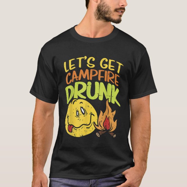 Camiseta Equipe de Bebedeira de Acampamento ao Redor da Fog (Frente)