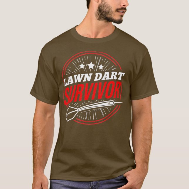 Camiseta Equipe de Dart Sobrevivente do Lawn Dart (Frente)