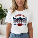 Camiseta Equipe de futebol personalizada, vermelho escuro e<br><div class="desc">Nome personalizado de futebol e Camiseta de número de jogador para a mãe - mostrados no Design branco para mães de futebol, os recursos de inscrição retroativa e texto personalizado que podem ser personalizados com o nome da equipe e o número de camisa do jogador. Vermelho escuro e azul marinho...</div>