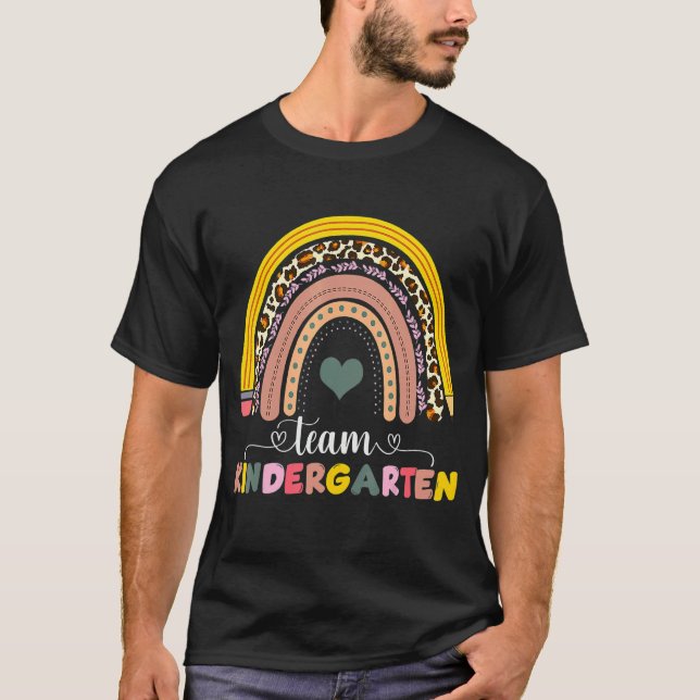 Camiseta Equipe De Lápis Jardim De Infância Leopard Arco-Ír (Frente)