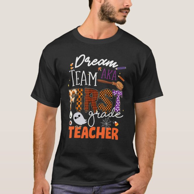 Camiseta Equipe de Sonhos AK Professor de 1º ano Halloween  (Frente)