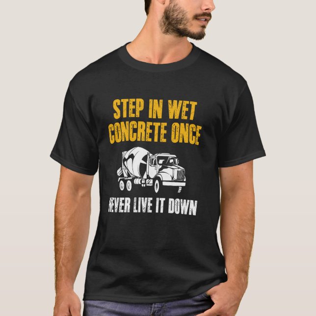 Camiseta Equipe de Trabalhadores Pisando em Concreto Molhad (Frente)