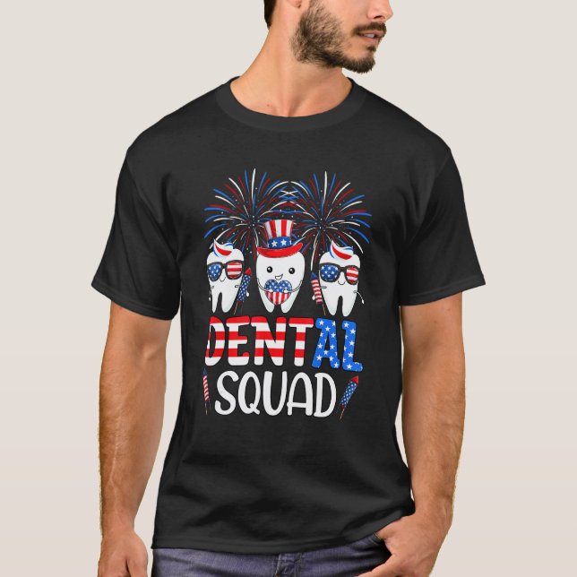 Camiseta Equipe Dentária de 0 Dentes Assistente Dentária de (Frente)
