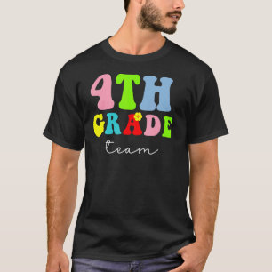 Camiseta Equipe do 4º ano Retro Groovy Feliz Primeiro Dia d