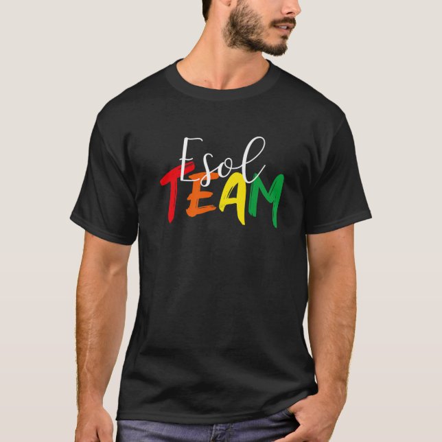 Camiseta Equipe ESOL Professora Suas Cores Arco-Íris Primei (Frente)