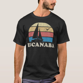 Camiseta Escanaba MI Vintage Sailboat 70s Trava Sunset