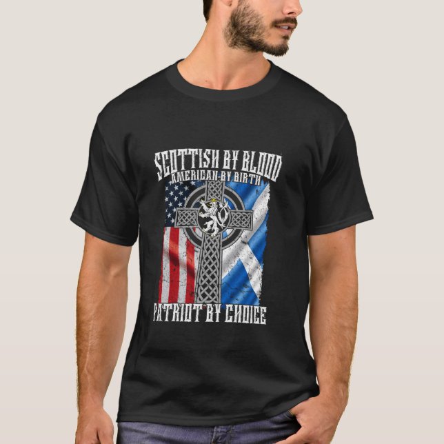 Camiseta Escocês Por Sangue Americano Por Nascimento Patrio (Frente)
