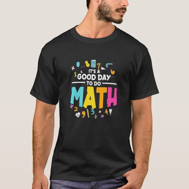 Camiseta Escola de Professores de Matemática É um bom dia p (Frente)