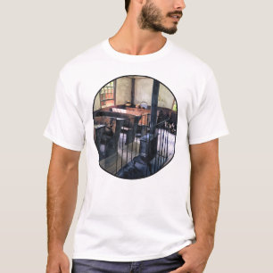 Camiseta Escola de Sala Única com Fogão