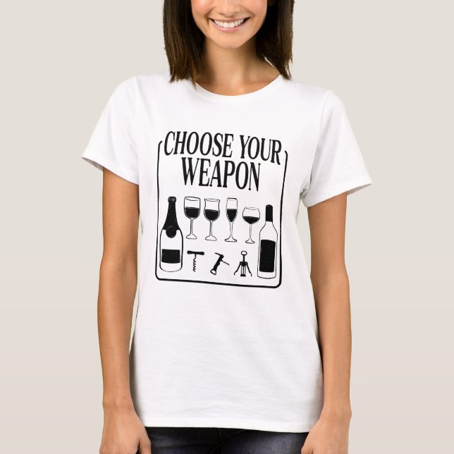 Camiseta Escolha Sua Arma Engraçado Bebê-Lo-De-Vinho (Frente)