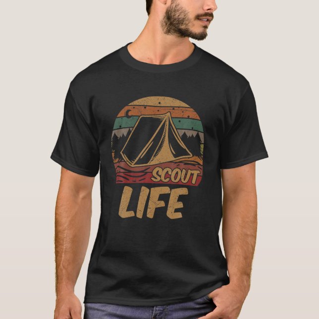 Camiseta Escoteiros De Escoteiros Com Presentes A Caminhar  (Frente)