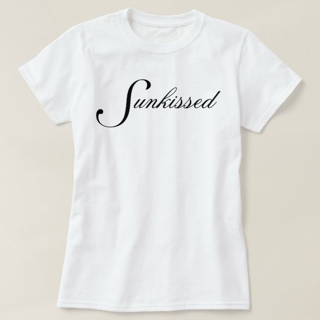Camiseta escrita estética simples e chic "Bronzeada" (Frente do Design)