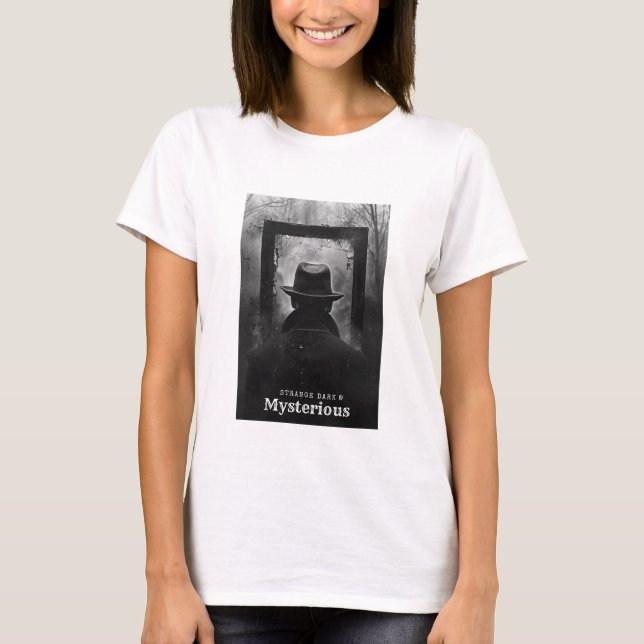 Camiseta Escuro Estranho e Misterioso (Frente)