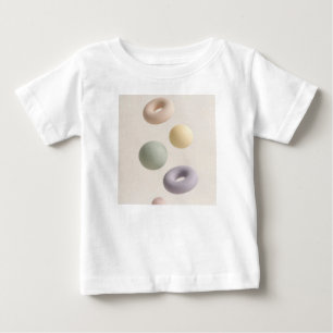 Camiseta Esferas e Donuts Flutuantes em 3D Abstratos