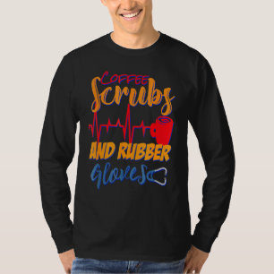 Camiseta Esfregões De Café E Luvas De Borracha Enfermeira E