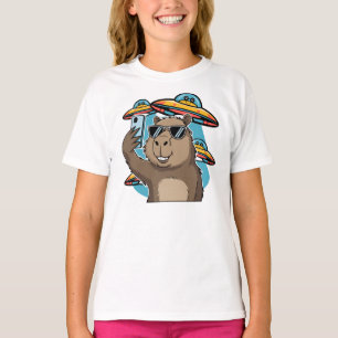 Camiseta Espacial de Capivara Engraçada com Alien