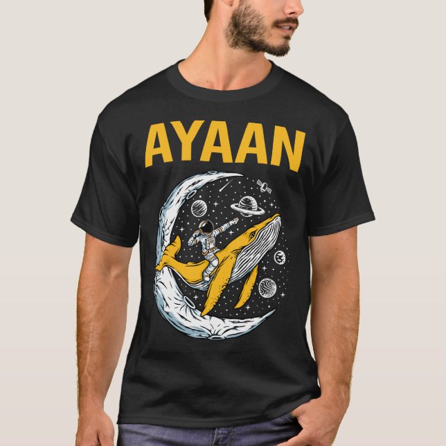 Camiseta Espaço Feliz - Nome Ayaan (Frente)
