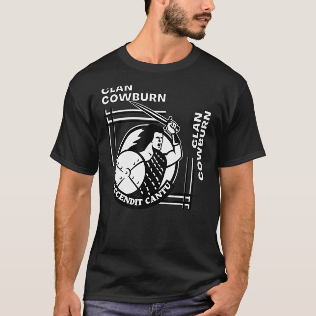 Camiseta Espadachim do Clã Cowburn com Lema Gaélico (Frente)