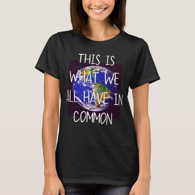 Camiseta Espalhar A Positividade É O Que Todos Temos Em Com (Frente)