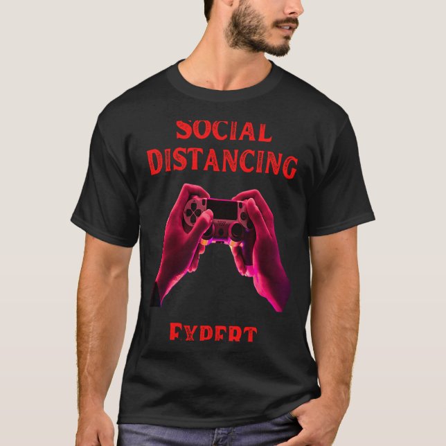 Camiseta Especialista em distanciamento social fummy gamer  (Frente)
