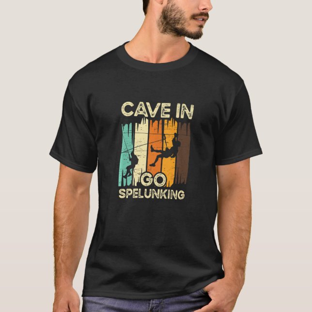 Camiseta Espelhamento De Caverna Em Curso Explorando O Hobb (Frente)