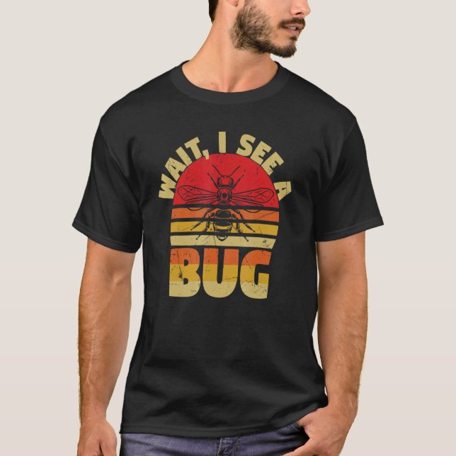 Camiseta Espera, Vejo Um Inseto De Ants Insetando Programad (Frente)