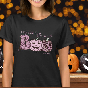 Camiseta Esperando um Pequeno Boo Rosa Anúncio de Gravidez