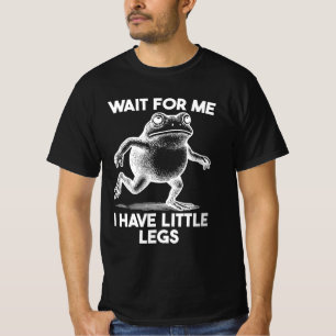 Camiseta Espere por Mim Eu Tenho Pernas Pequenas