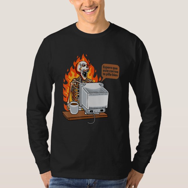 Camiseta Espero Que Este E-Mail O Encontra Bem No Halloween (Frente)