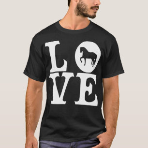 Camiseta espetáculo de amor a cavalo saltando no campo 